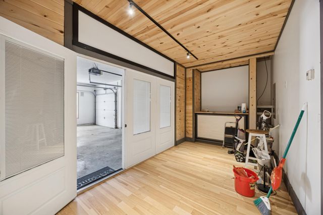 519 Holly Lane N, Oakdale, MN 55128