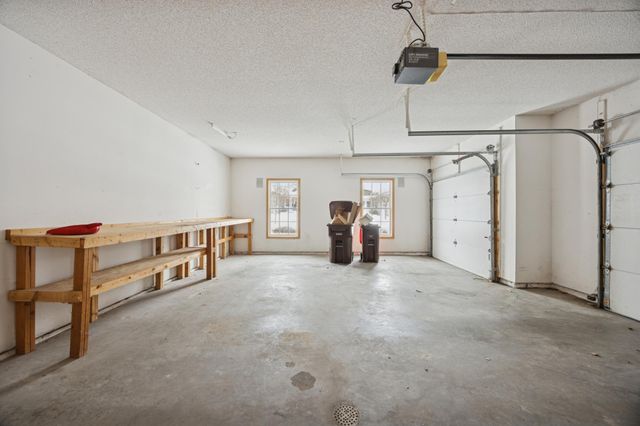 519 Holly Lane N, Oakdale, MN 55128