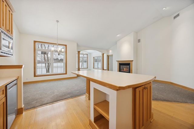 519 Holly Lane N, Oakdale, MN 55128