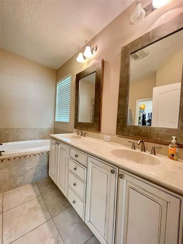 7215 S SHAMROCK ROAD, Tampa, FL 33616