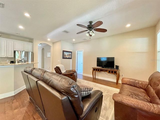 7215 S SHAMROCK ROAD, Tampa, FL 33616