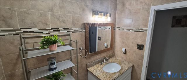 12409 Locustgrove Rd, Henrico, VA 23238