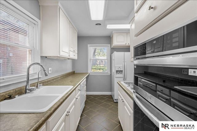 353 S 46th Street, Lincoln, NE 68510
