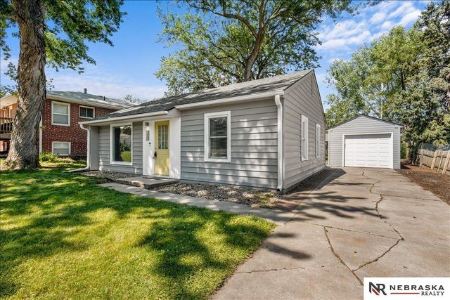 353 S 46th Street, Lincoln, NE 68510