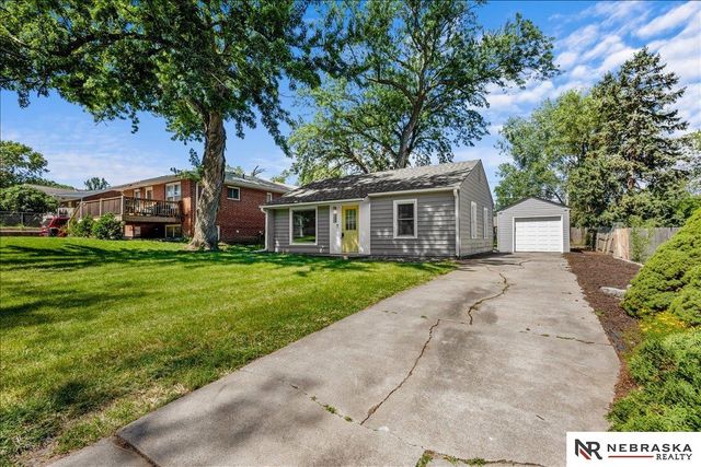 353 S 46th Street, Lincoln, NE 68510