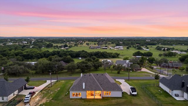 200 Finney Drive, Weatherford, TX 76085