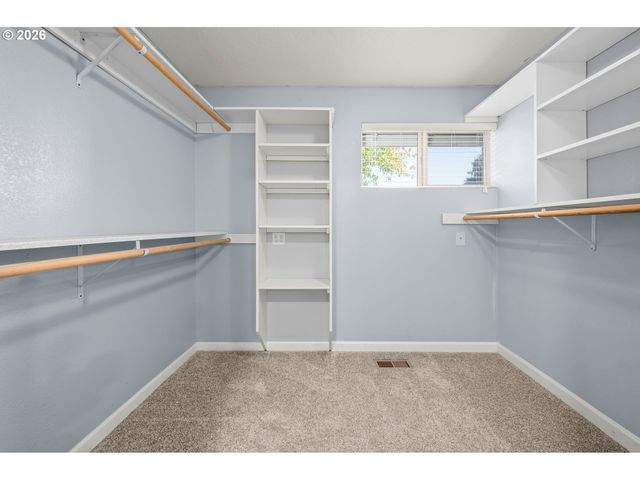421 S 70TH Pl, Springfield, OR 97478