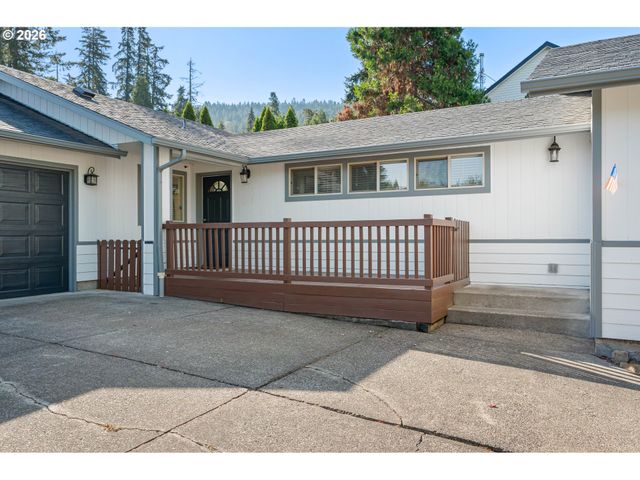 421 S 70TH Pl, Springfield, OR 97478