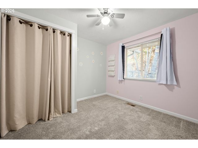 421 S 70TH Pl, Springfield, OR 97478