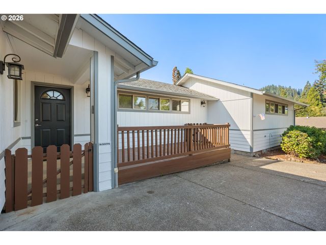 421 S 70TH Pl, Springfield, OR 97478
