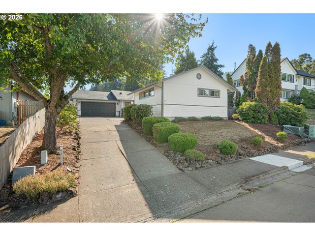 421 S 70TH Pl, Springfield, OR 97478