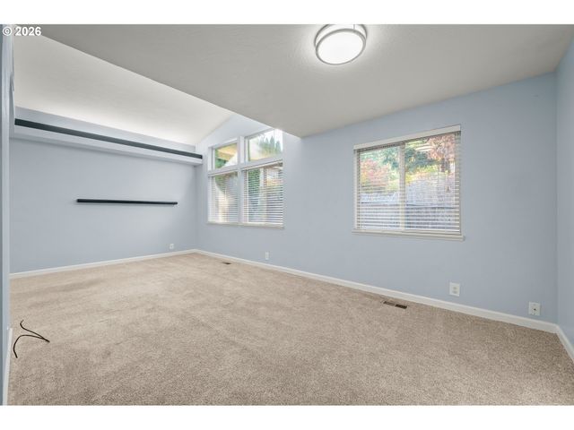 421 S 70TH Pl, Springfield, OR 97478