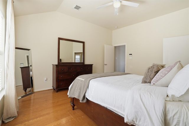 1250 W 18th Street, Houston, TX 77008