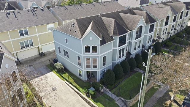 1250 W 18th Street, Houston, TX 77008