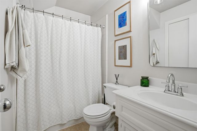 1250 W 18th Street, Houston, TX 77008