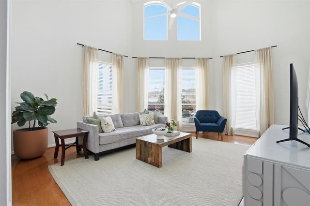 1250 W 18th Street, Houston, TX 77008