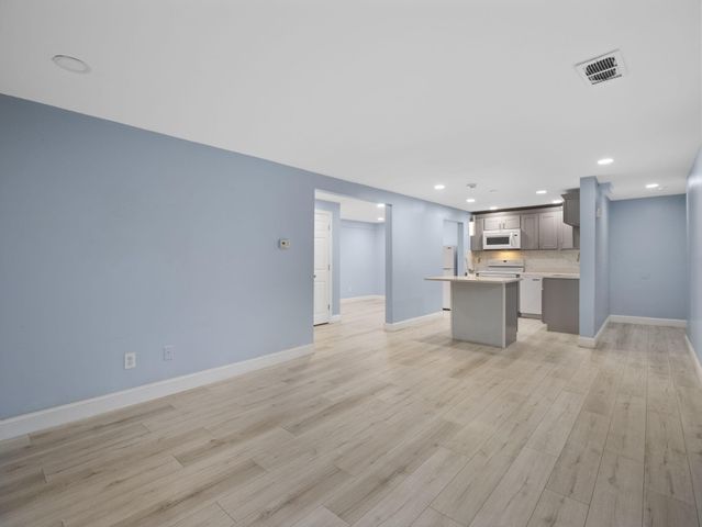 24 Betty's Pond Road 1K, Hyannis, MA 02601