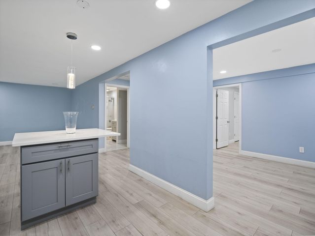 24 Betty's Pond Road 1K, Hyannis, MA 02601