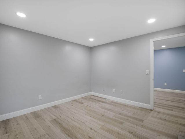 24 Betty's Pond Road 1K, Hyannis, MA 02601