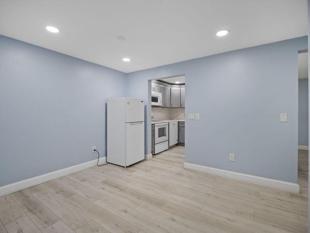 24 Betty's Pond Road 1K, Hyannis, MA 02601