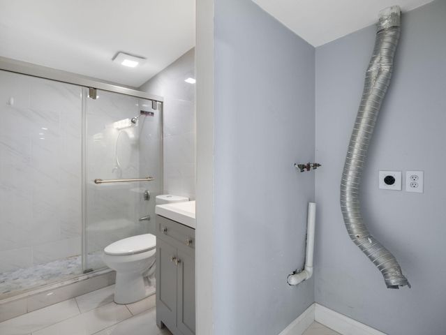 24 Betty's Pond Road 1K, Hyannis, MA 02601