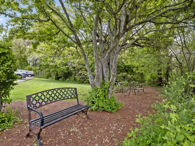 24 Betty's Pond Road 1K, Hyannis, MA 02601