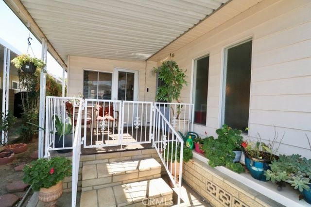 16942 Lake Park Way 6, Yorba Linda, CA 92886
