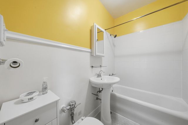 5551 S Kimbark Avenue 14, Chicago, IL 60637