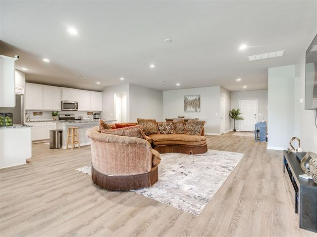 14404 Natural Falls Way, Oklahoma City, OK 73142