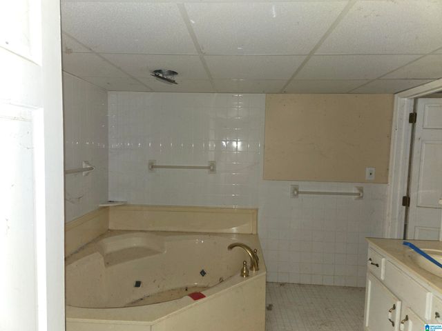 2841 VESTAVIA FOREST PLACE, Vestavia Hills, AL 35216