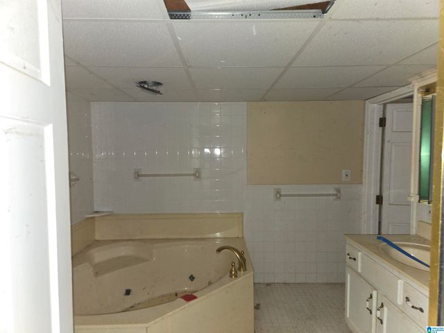 2841 VESTAVIA FOREST PLACE, Vestavia Hills, AL 35216