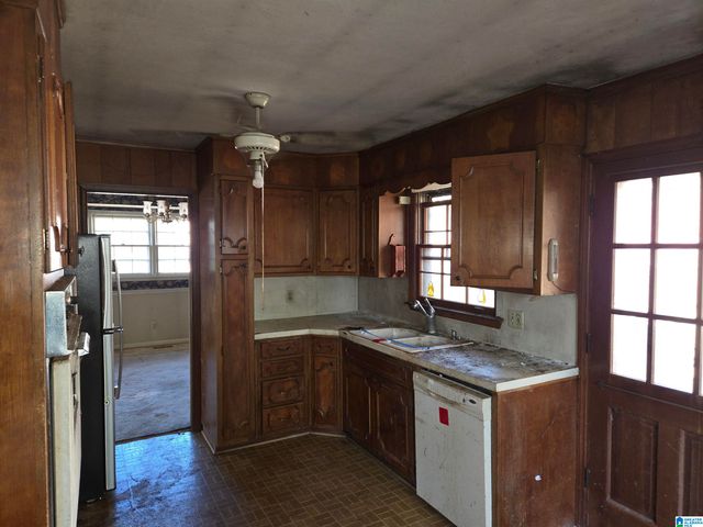 2841 VESTAVIA FOREST PLACE, Vestavia Hills, AL 35216