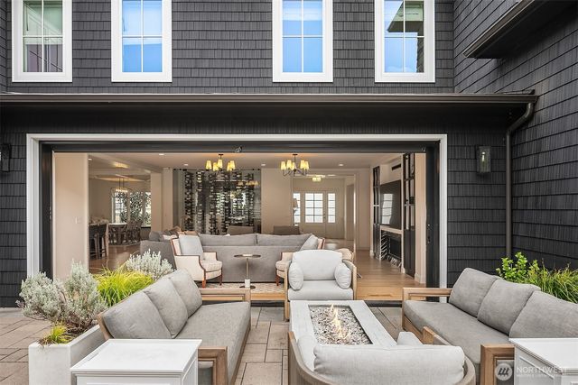 5721 65th Avenue NE, Seattle, WA 98105