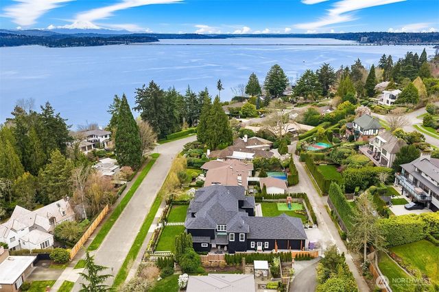 5721 65th Avenue NE, Seattle, WA 98105