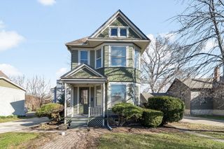 124 Forest Avenue, Riverside, IL 60546