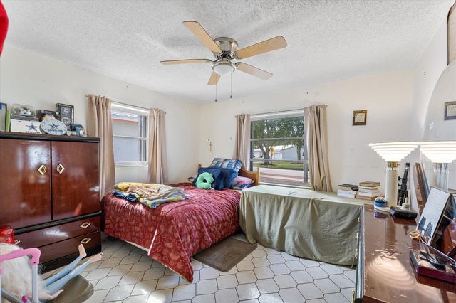 1540 NW 85th Ave, Plantation, FL 33322