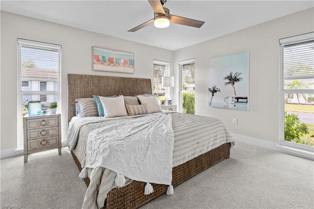 260 Lanchester CT # 36, Naples, FL 34112