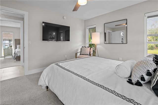 260 Lanchester CT # 36, Naples, FL 34112