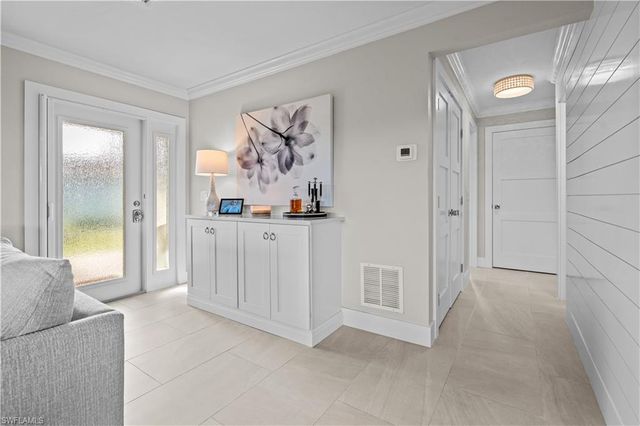 260 Lanchester CT # 36, Naples, FL 34112