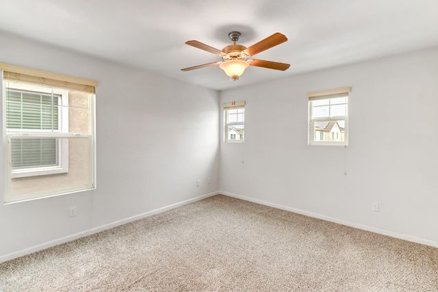 7896 Diamond Willow Ln, Sacramento, CA 95828