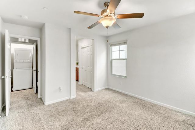 7896 Diamond Willow Ln, Sacramento, CA 95828