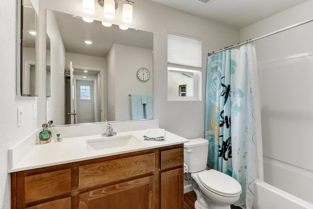 7896 Diamond Willow Ln, Sacramento, CA 95828