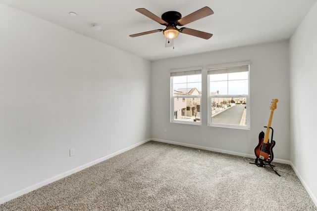 7896 Diamond Willow Ln, Sacramento, CA 95828