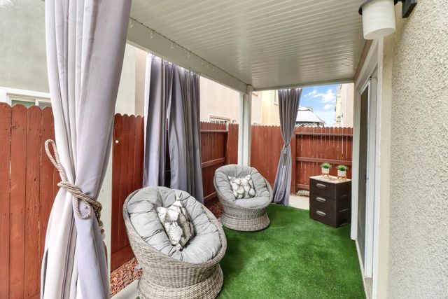 7896 Diamond Willow Ln, Sacramento, CA 95828