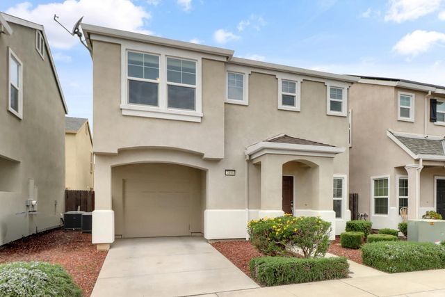 7896 Diamond Willow Ln, Sacramento, CA 95828