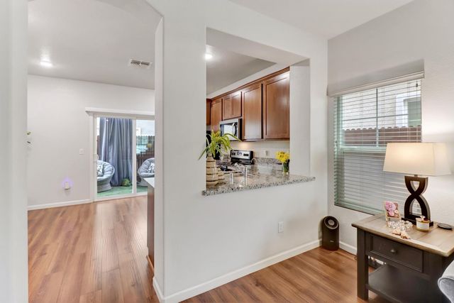 7896 Diamond Willow Ln, Sacramento, CA 95828