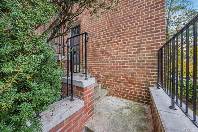 270 N Broadway PS, Yonkers, NY 10701