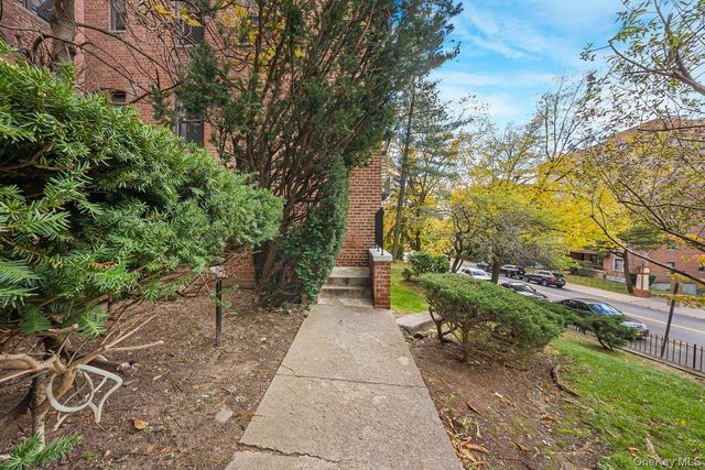 270 N Broadway PS, Yonkers, NY 10701