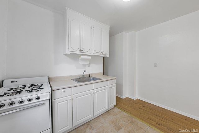 270 N Broadway PS, Yonkers, NY 10701