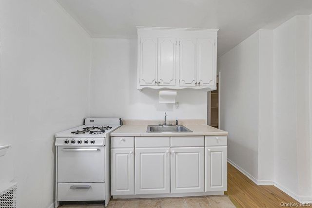 270 N Broadway PS, Yonkers, NY 10701
